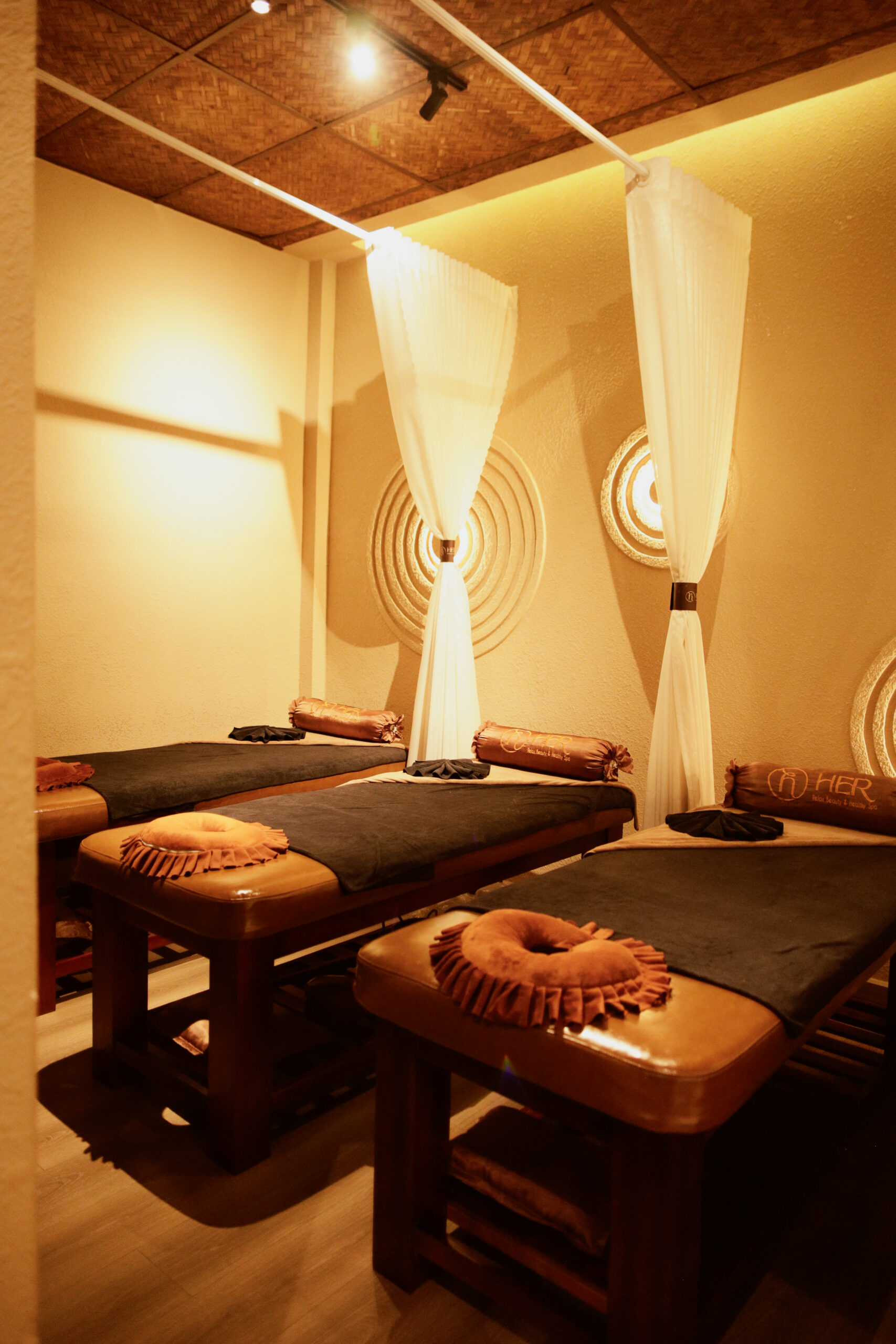 Phòng massage HerSpa yên tĩnh và thoải mái.