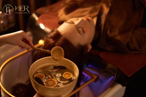 Gội đầu thảo dược giúp thư giãn, hồi phục năng lượng