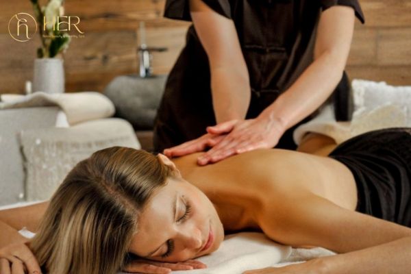 Liệu trình massage body giúp thả lỏng cơ bắp và giảm đau mỏi.